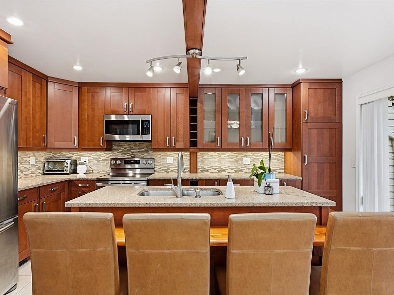 3542 Hurst Place