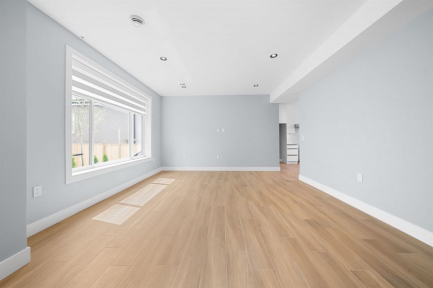 #2 2559 W King Edward Avenue