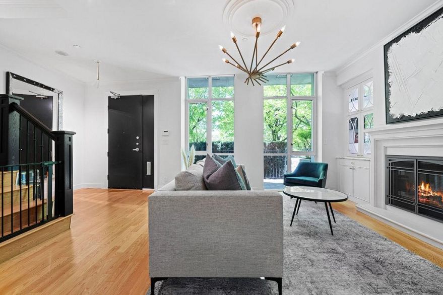 471 Beach Crescent