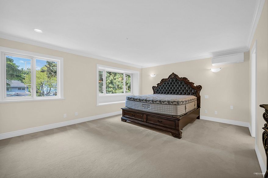 6081 Elm Street