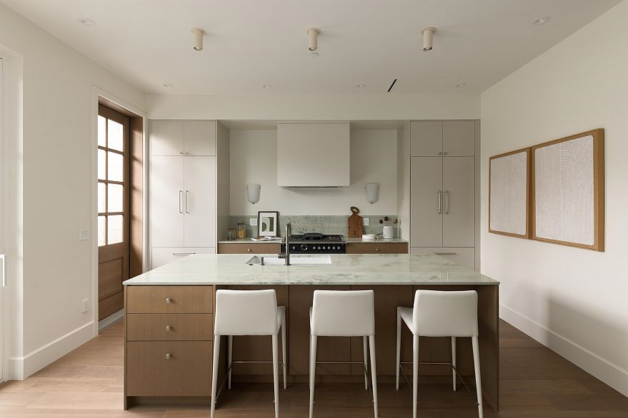 2 15 W 20th Avenue