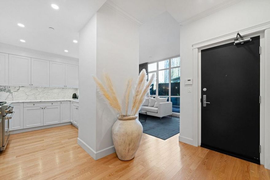 471 Beach Crescent