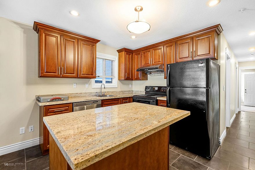295 W 63rd Avenue