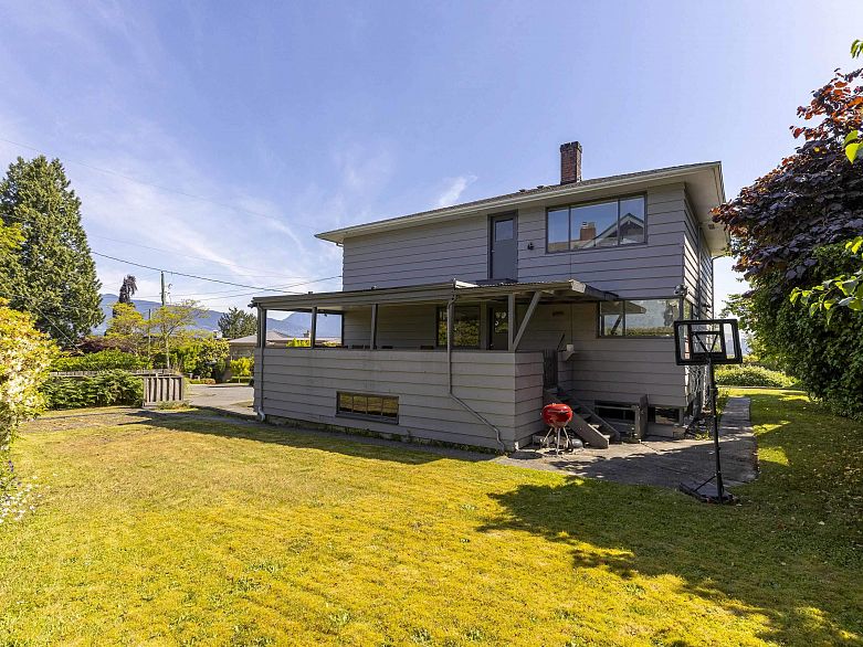 4514 Bellevue Drive