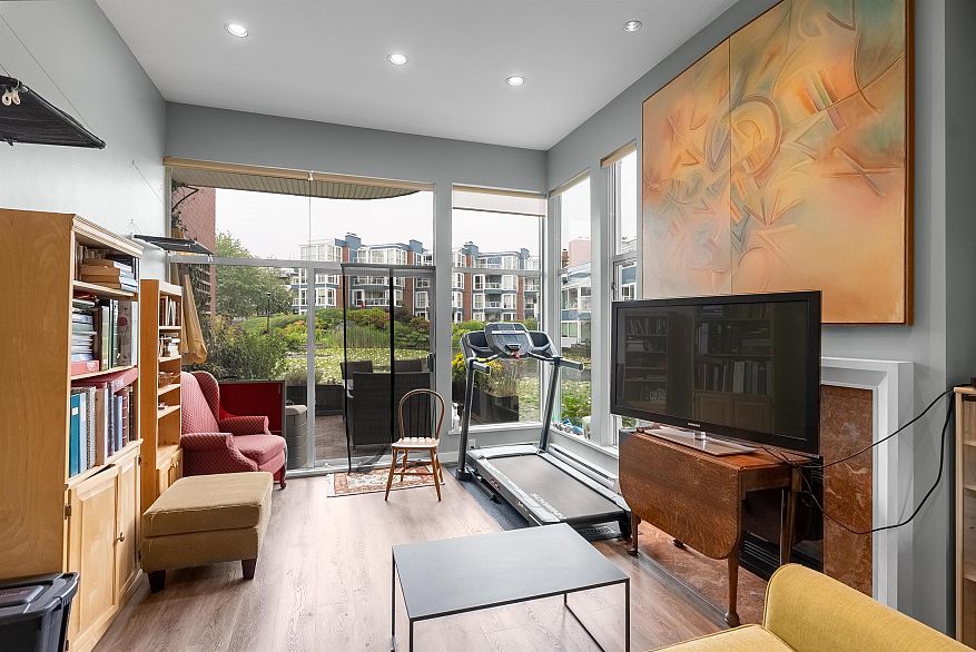 1596 Island Park Walk