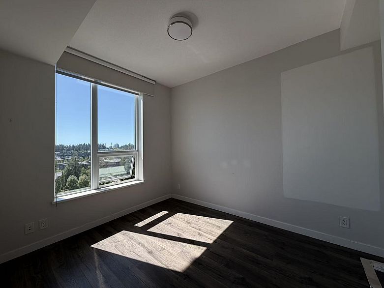 1310 3487 Binning Road