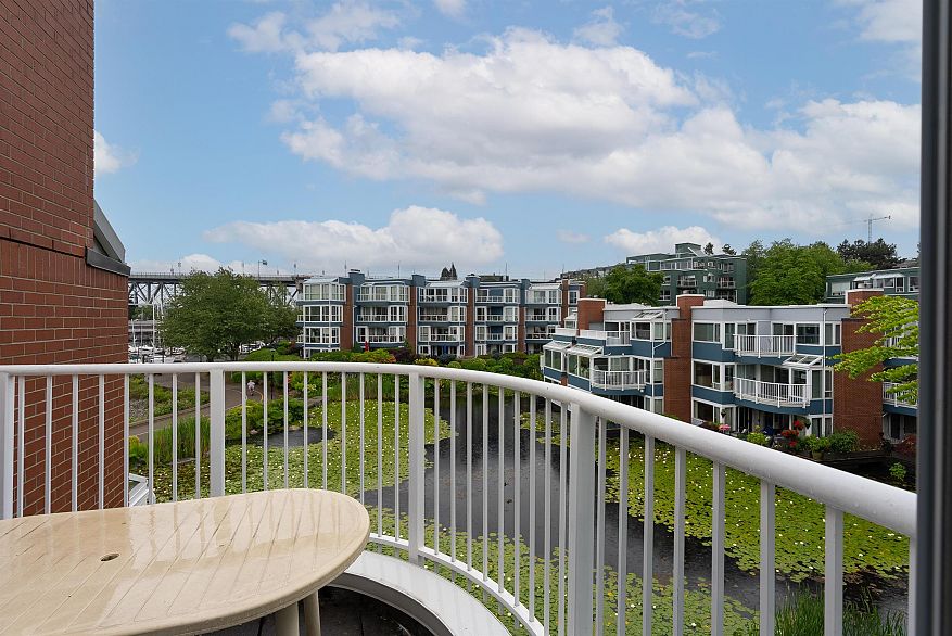 1596 Island Park Walk