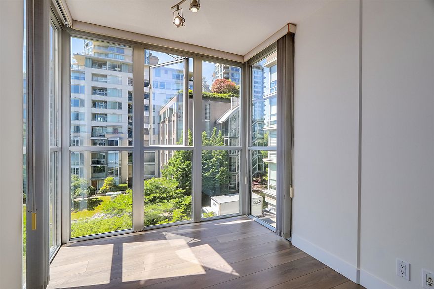501 1228 Marinaside Crescent