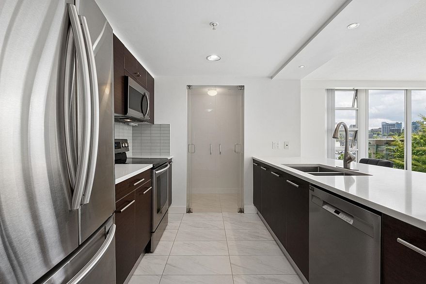 501 1228 Marinaside Crescent
