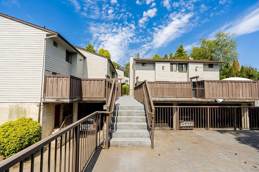 11 3350 Rosemont Drive