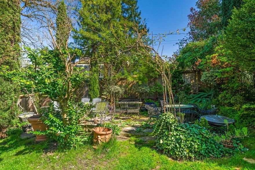 1650 Cedar Crescent