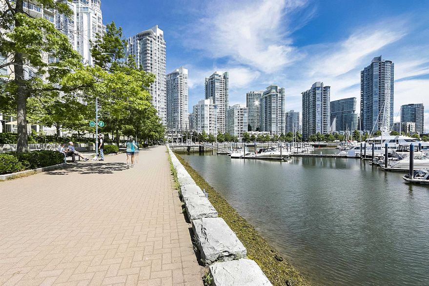 501 1228 Marinaside Crescent