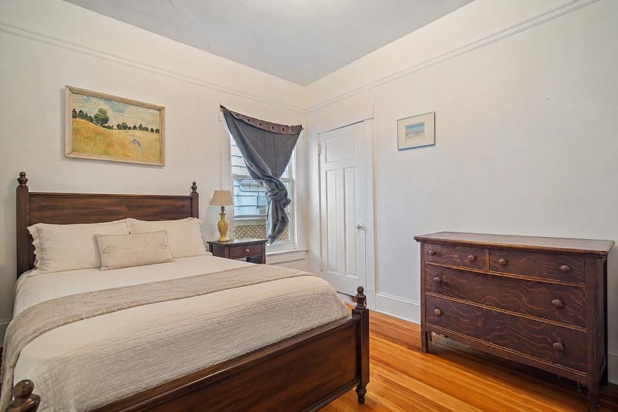 2497 Wall Street