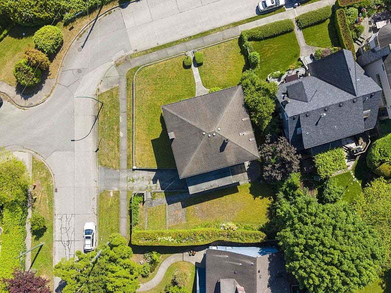 4514 Bellevue Drive