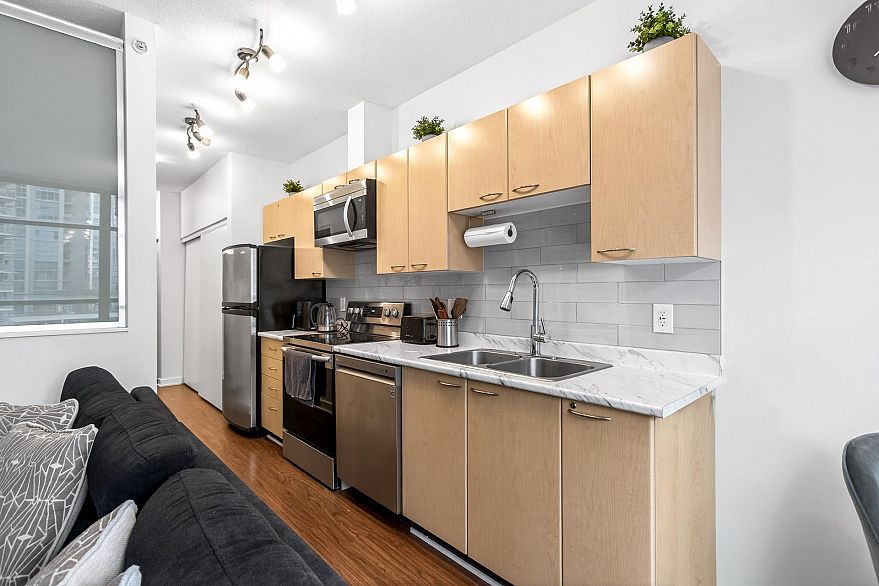 507 1249 Granville Street