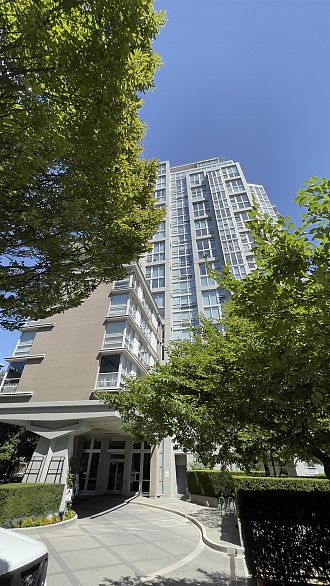 605 1228 Marinaside Crescent