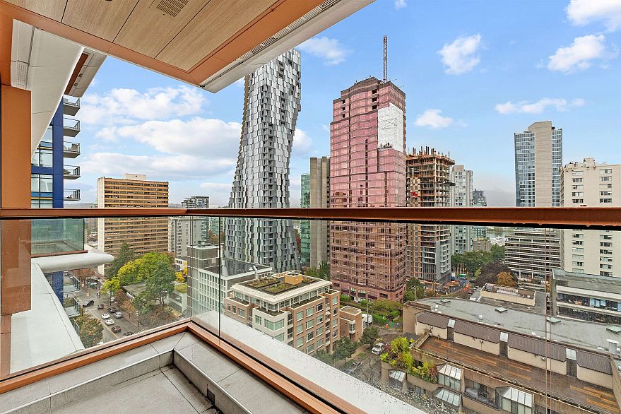 1304 1482 Robson Street