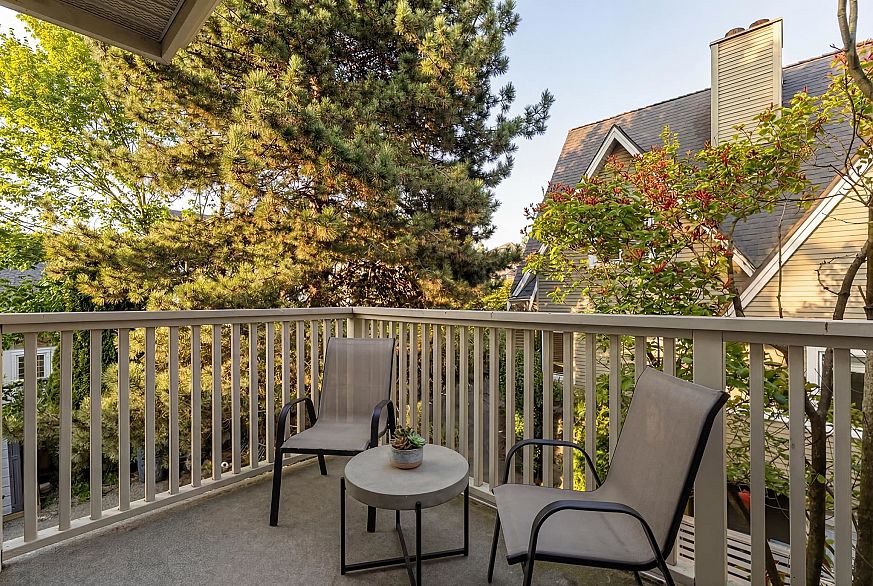 2427 W 6th Avenue