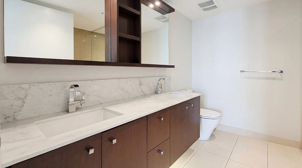 2907 1028 Barclay Street