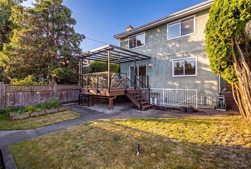 2950 W 15th Avenue