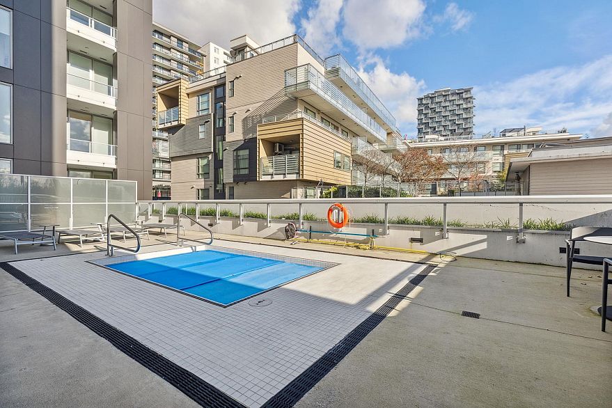 2304 3438 Sawmill Crescent