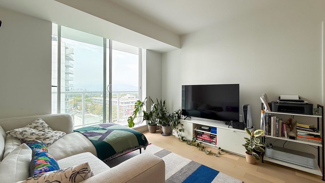 1112 2220 Kingsway