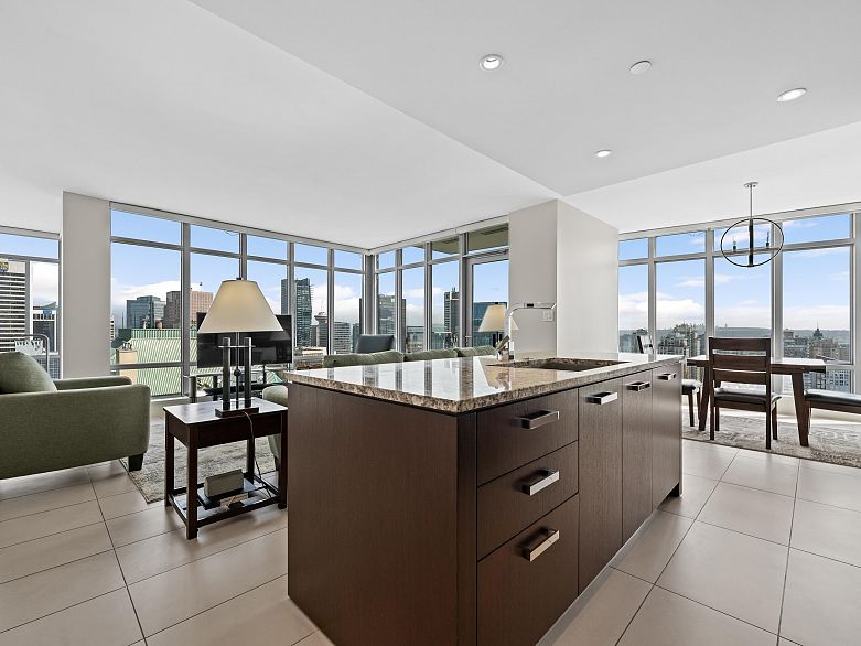 2907 1028 Barclay Street