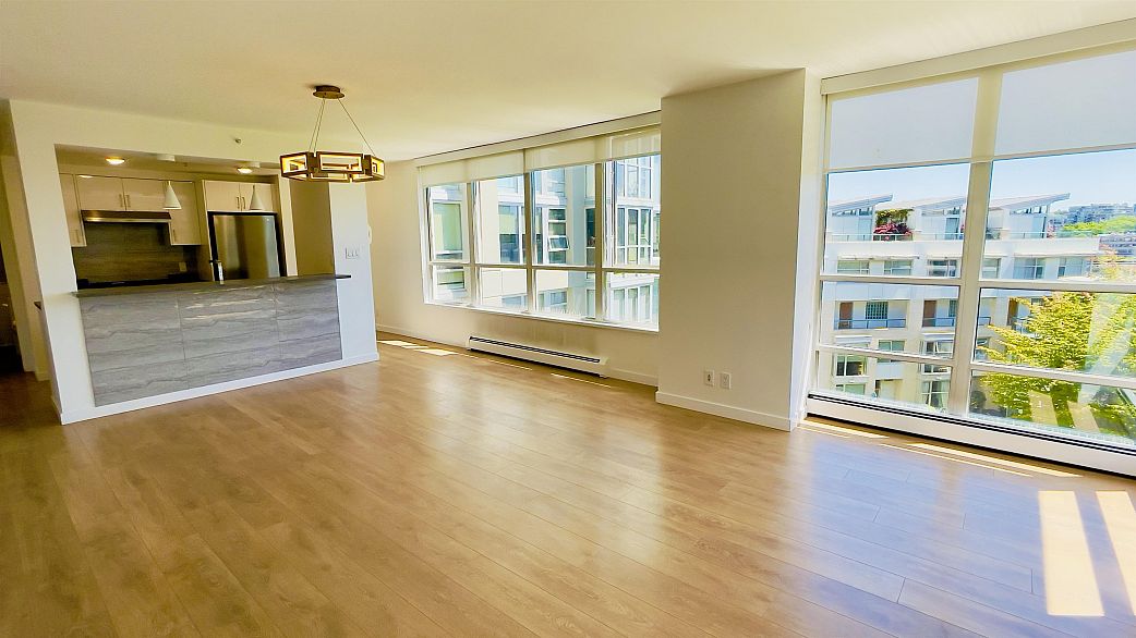 605 1228 Marinaside Crescent