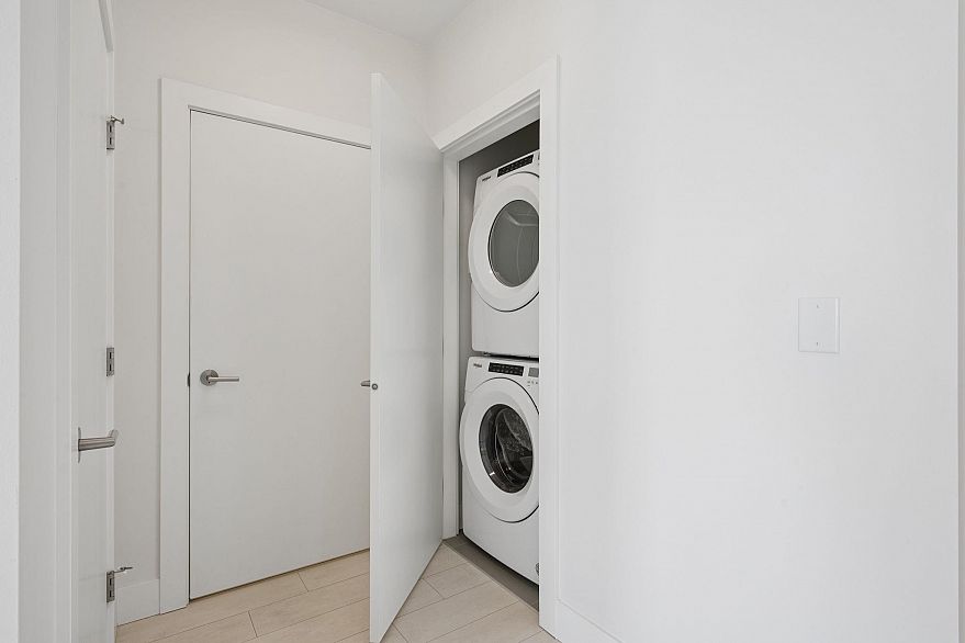 2304 3438 Sawmill Crescent