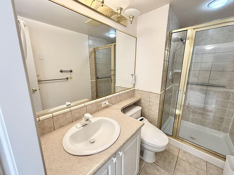 705 5615 Hampton Place