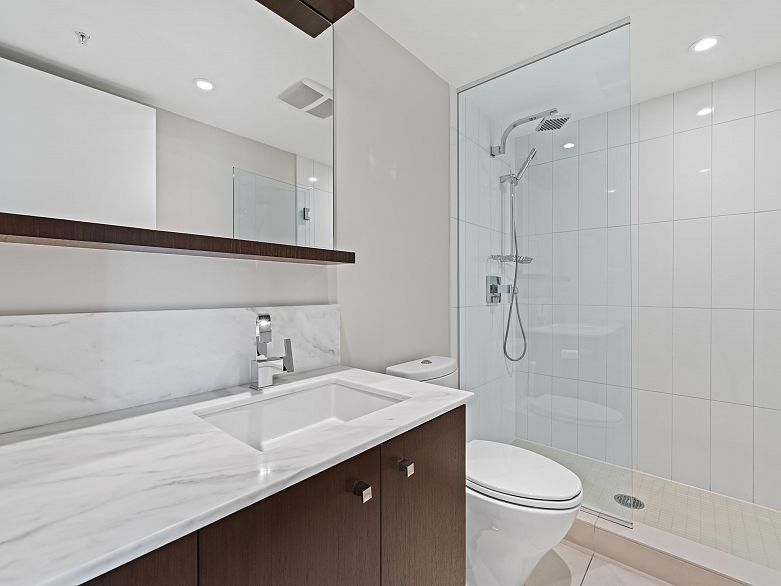 2907 1028 Barclay Street
