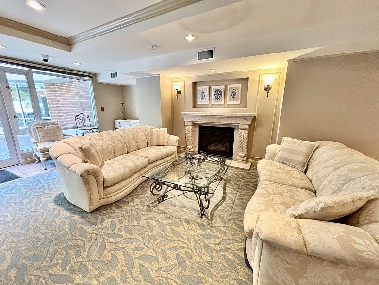 705 5615 Hampton Place