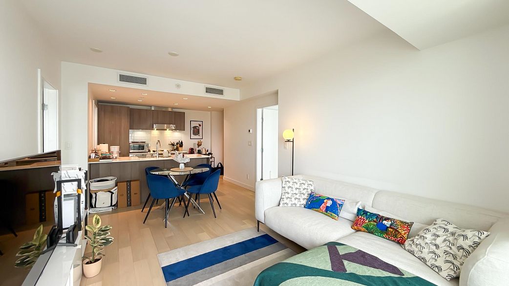 1112 2220 Kingsway