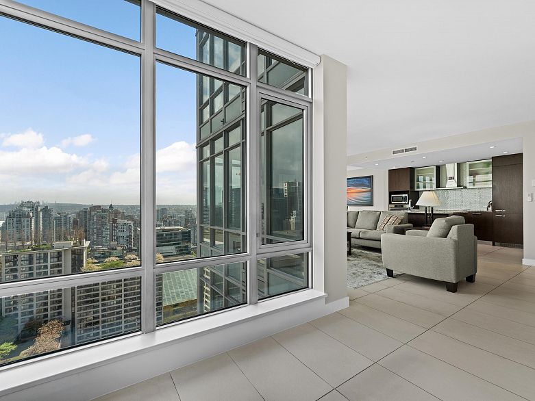 2907 1028 Barclay Street