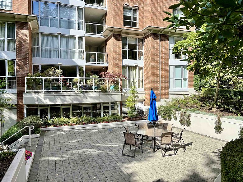 705 5615 Hampton Place