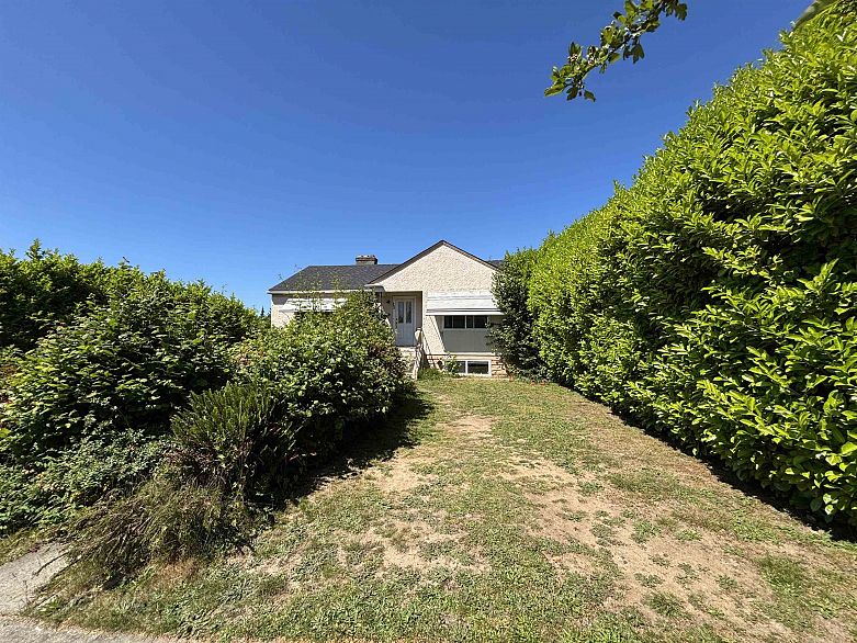 665 W 29th Avenue