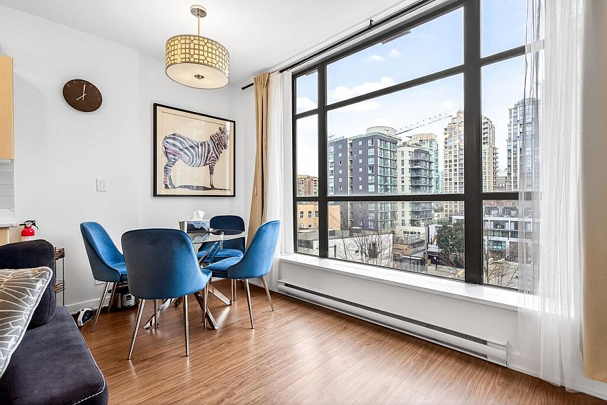 507 1249 Granville Street