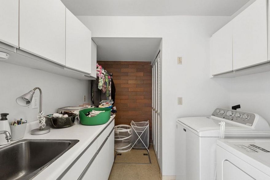 406 Greensboro Place
