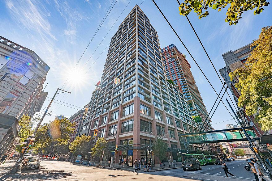 2702 108 W Cordova Street