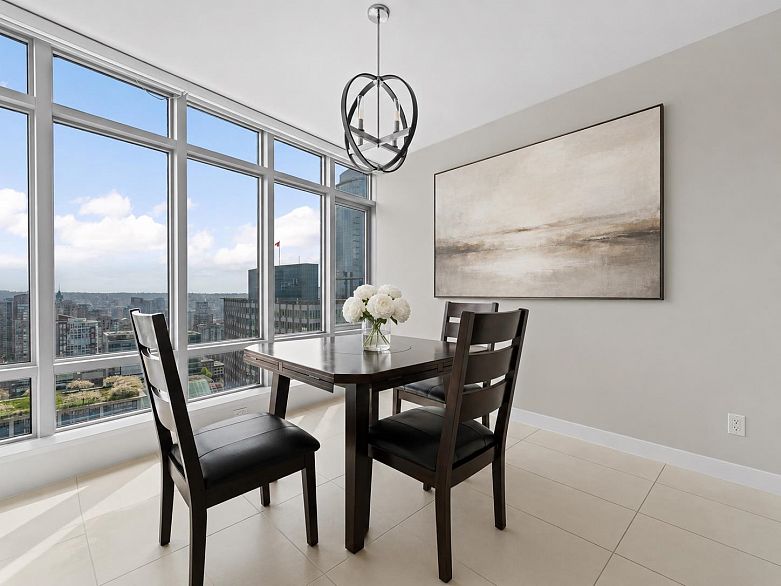 2907 1028 Barclay Street