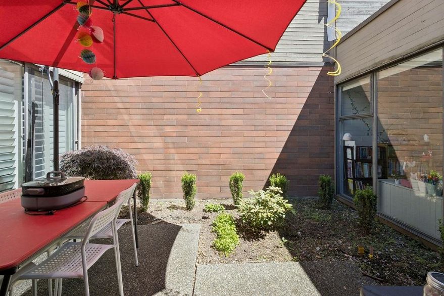 406 Greensboro Place