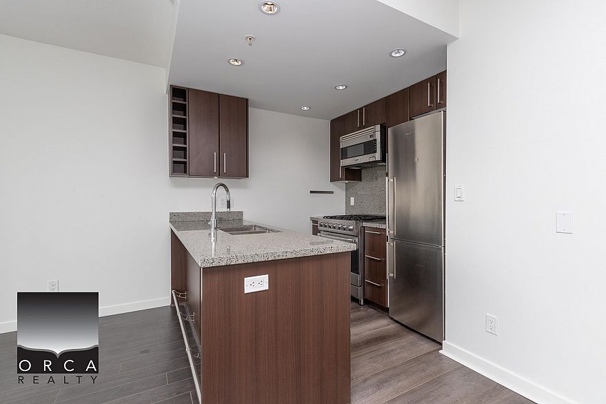 1105 108 WEST 1ST AVENUE, Vancouver BC V5Y 0H4