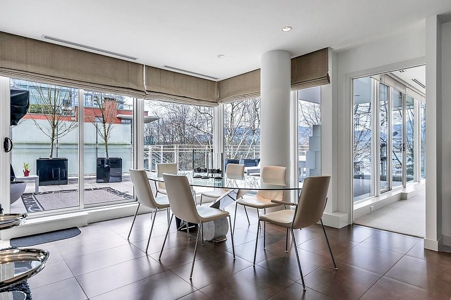 101 1139 W Cordova Street