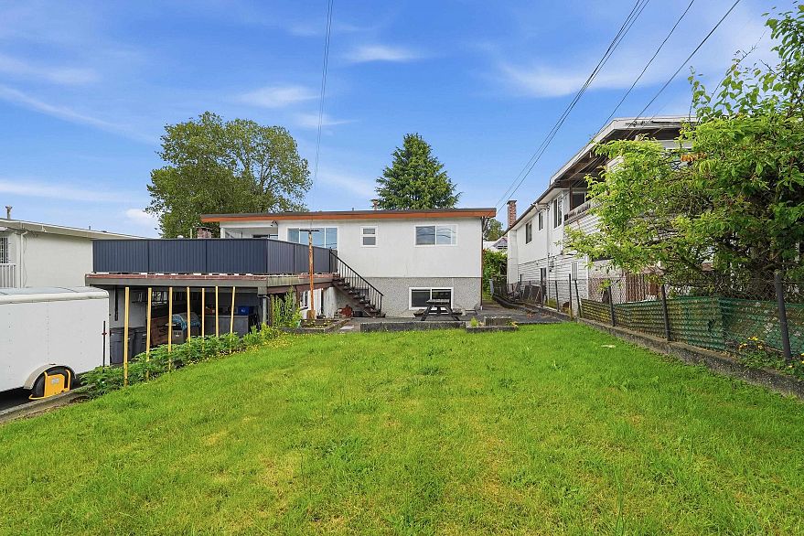3063 Renfrew Street