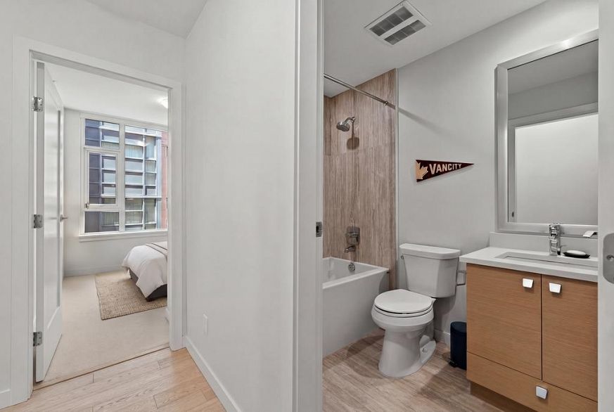 308 2565 Maple Street