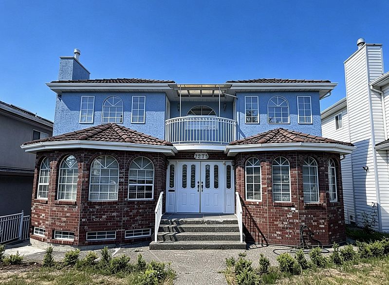7275 Victoria Drive