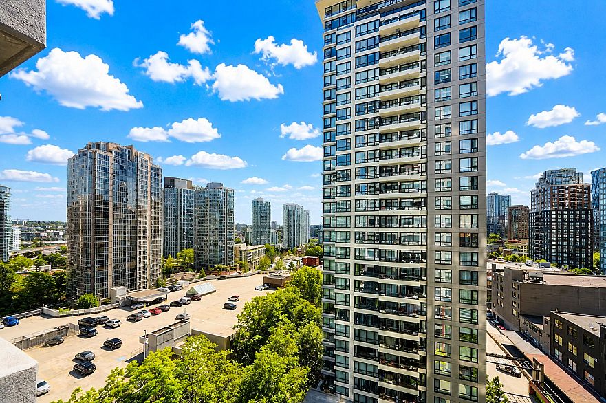 1405 909 Mainland Street