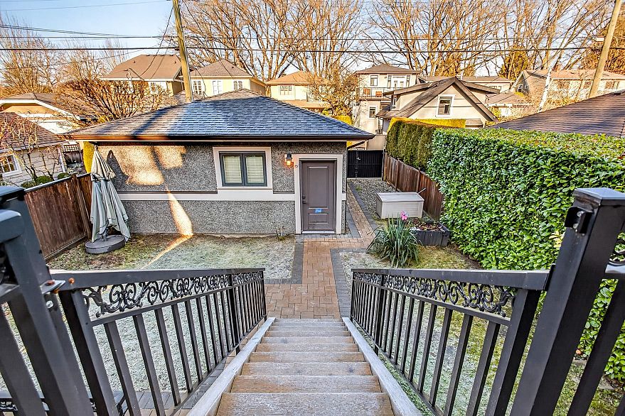 2989 W 32nd Avenue