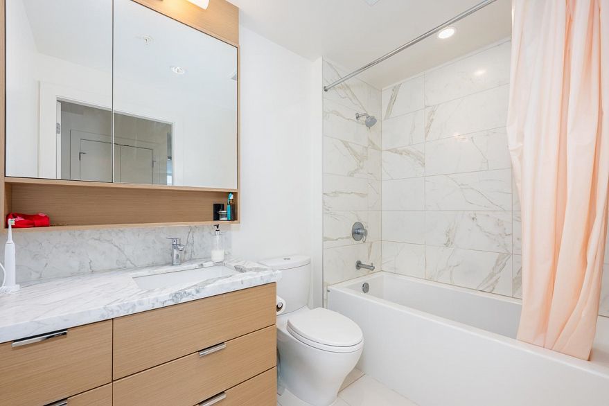309 4083 Cambie Street