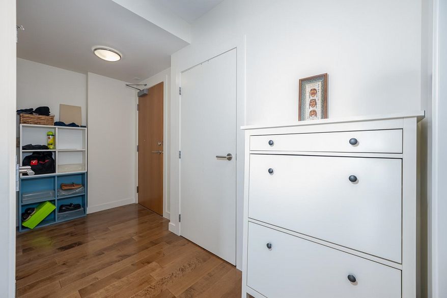 309 4083 Cambie Street